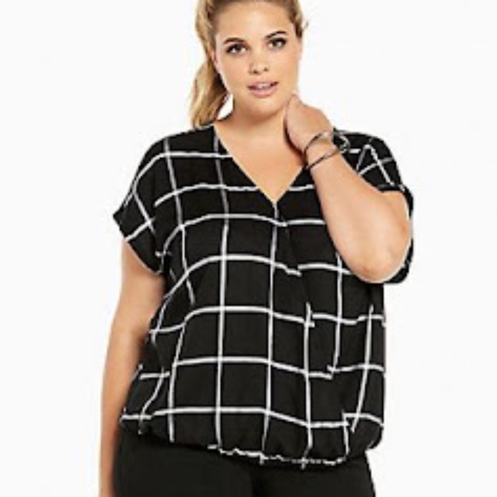 Torrid Black and White Gingham Short Sleeve Wrap Blouse Size 2